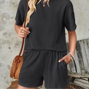 Two-piece ribbed shorts set (XL)